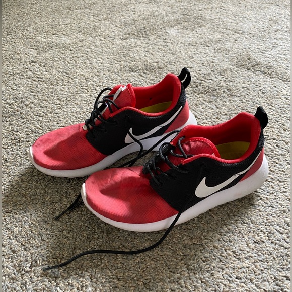 Nike Running Shoes - Picture 1 of 1